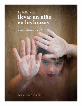 BELLEZA DE LLEVAR UN NIÑO EN LOS BRAZOS LA