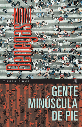 GENTE MINUSCULA DE PIE